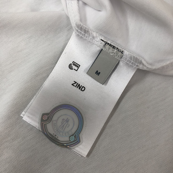 ブランドTシャツ着用イメージ